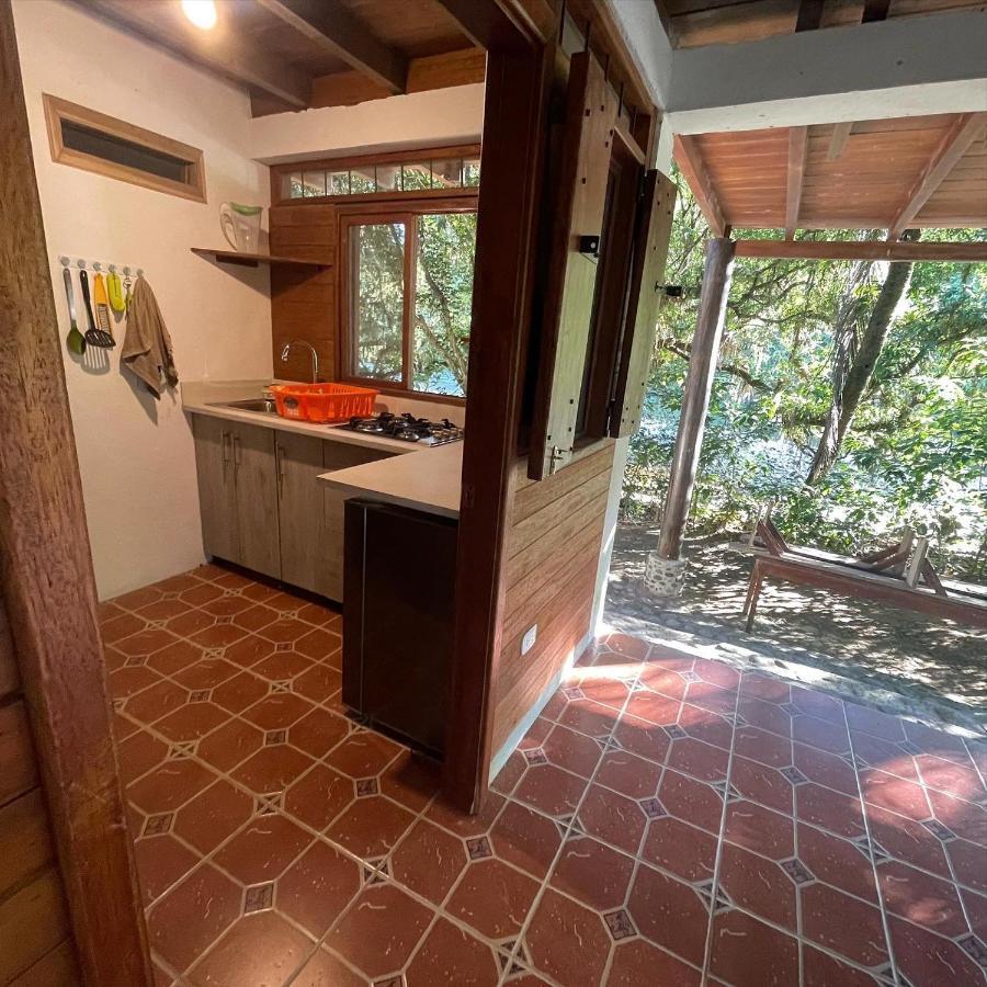 Caoni Riverside Lodge Puerto Quito Εξωτερικό φωτογραφία